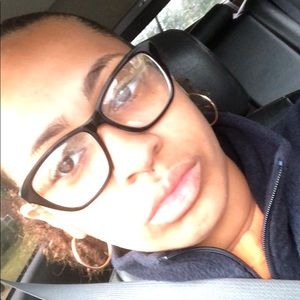 Meet your Posher, Miaya